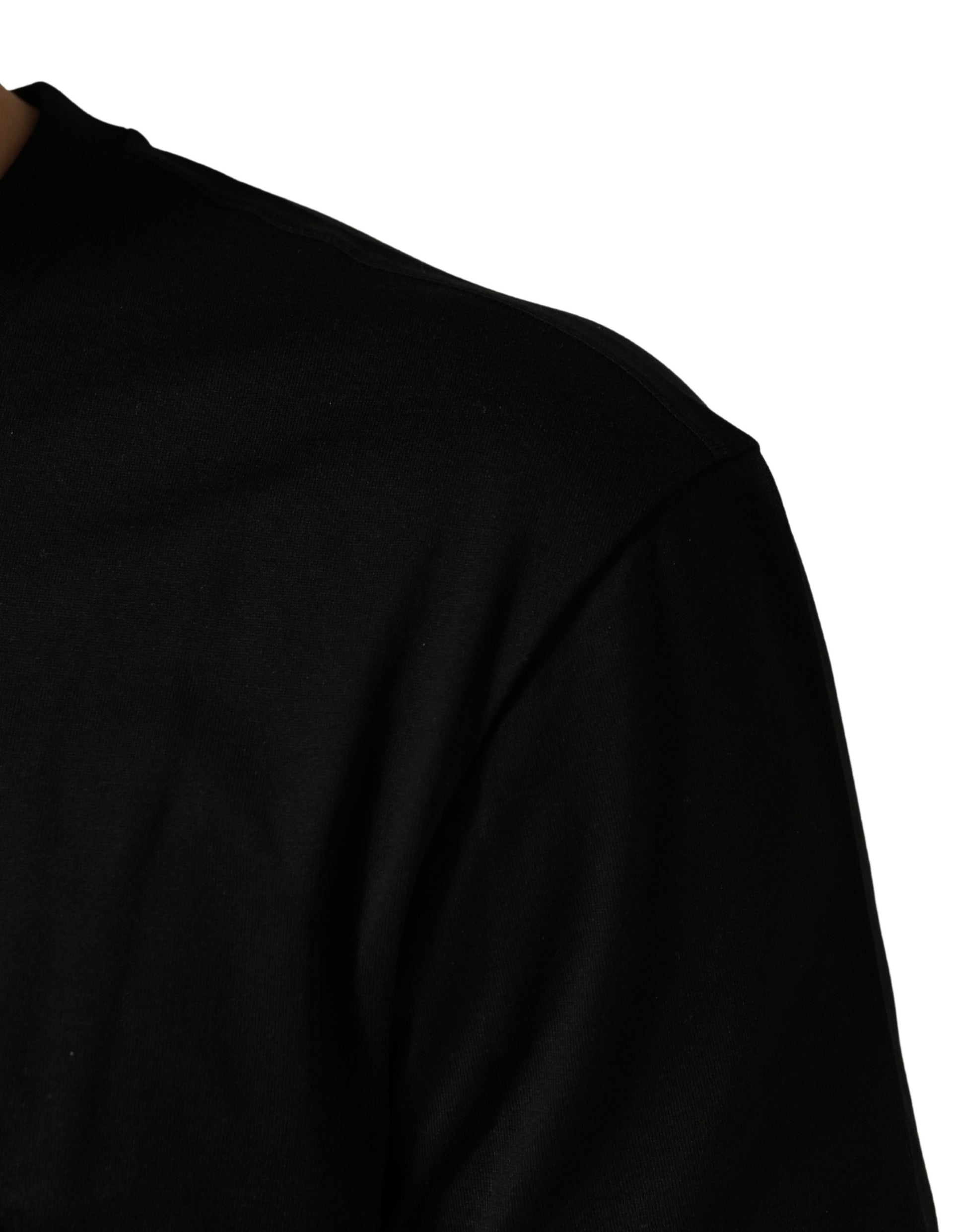 Black short sleeve shirt on a mannequin