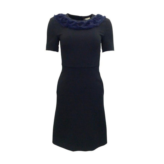 Vestido de punto con cuello de visón de Fendi