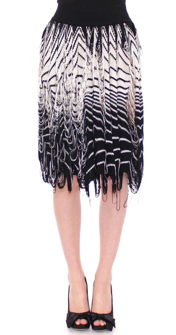 Fringe skirt with black and white pattern