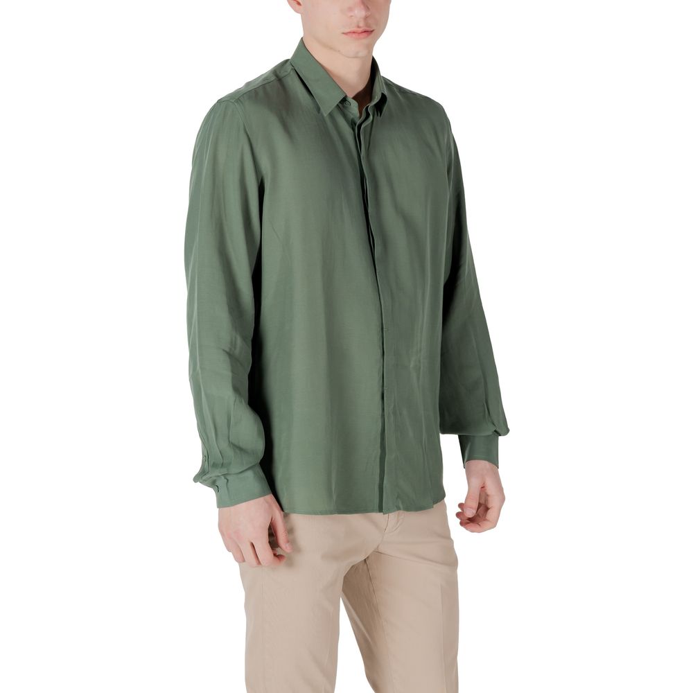 A long sleeve dress shirt in a bicolor pattern of green and beige, made from lyocell fabric