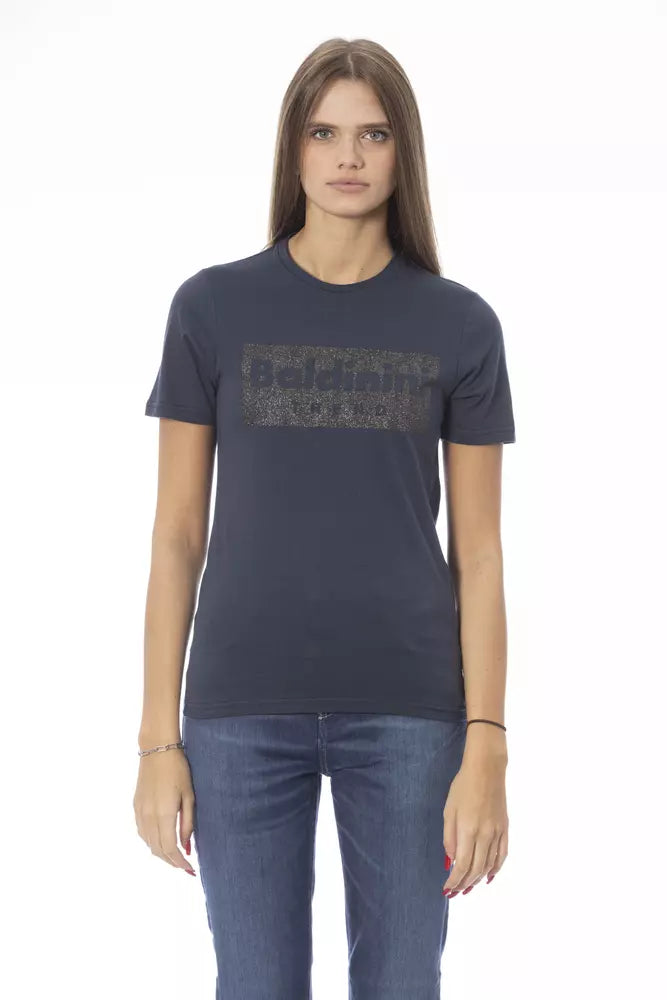 Woman wearing dark blue t-shirt with graphic design on front