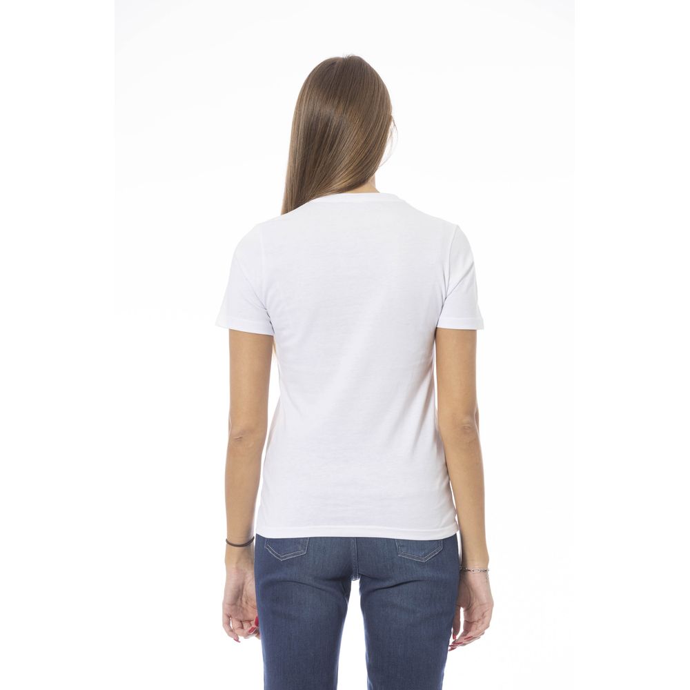 Woman wearing white t-shirt and blue jeans