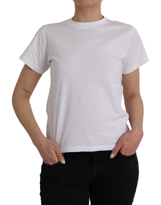 White short sleeve t-shirt on woman