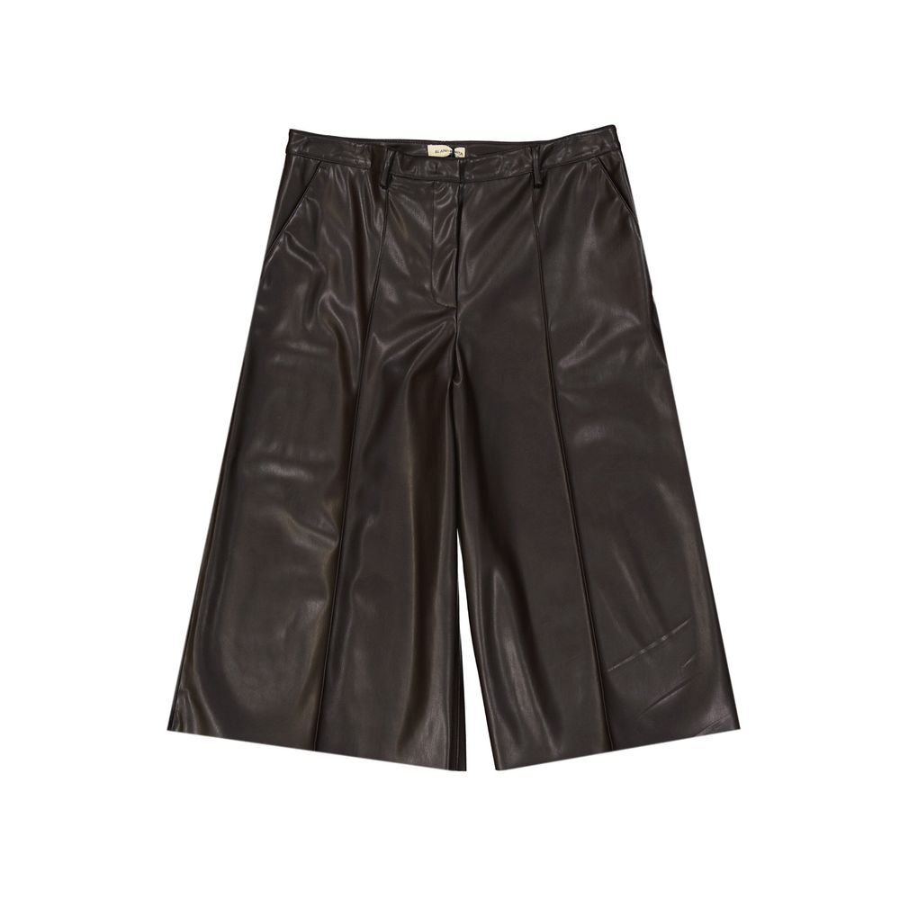 Black leather pants with zippered pockets