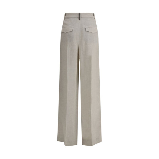 Tan chino pants with two pockets on front