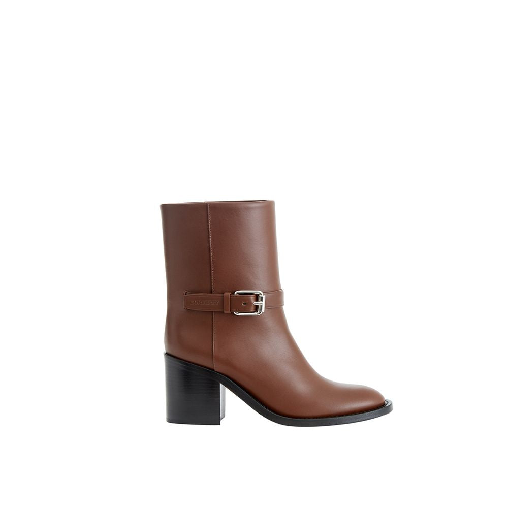 Brown leather boot with heel