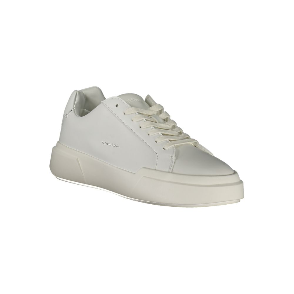White sneaker with laces from Calvin Klein, featuring a low top and a flat sole