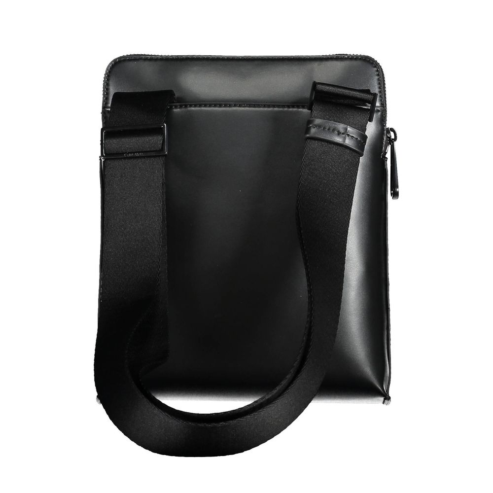 Black laptop case with adjustable straps