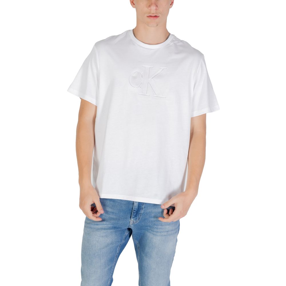 White t-shirt with logo on front