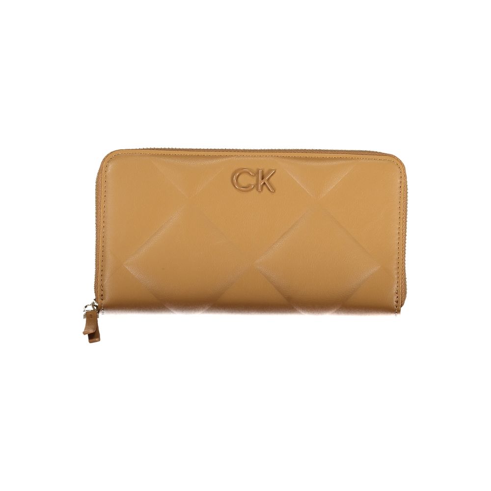 Small leather wallet with quilted design