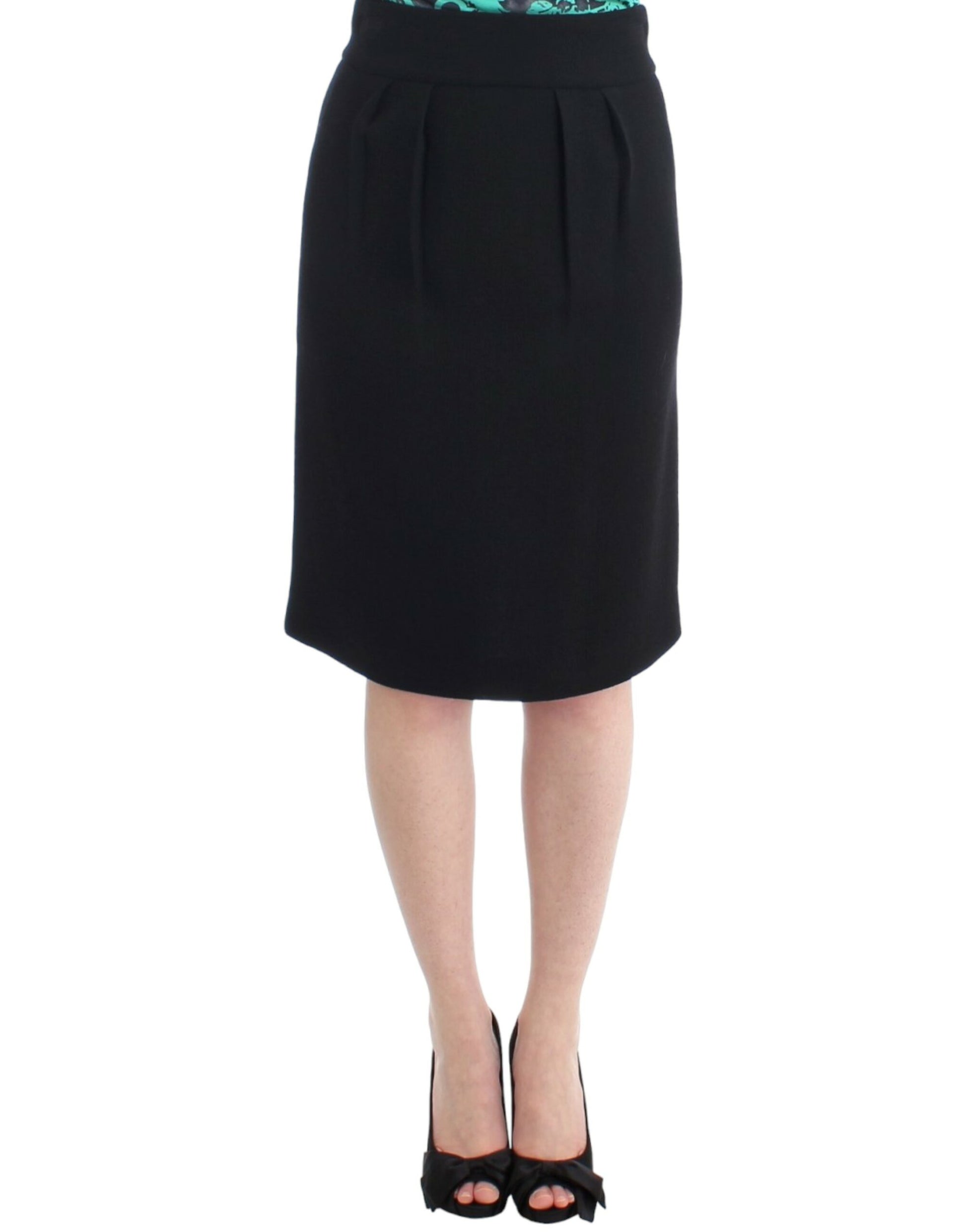Black pencil skirt with pleats