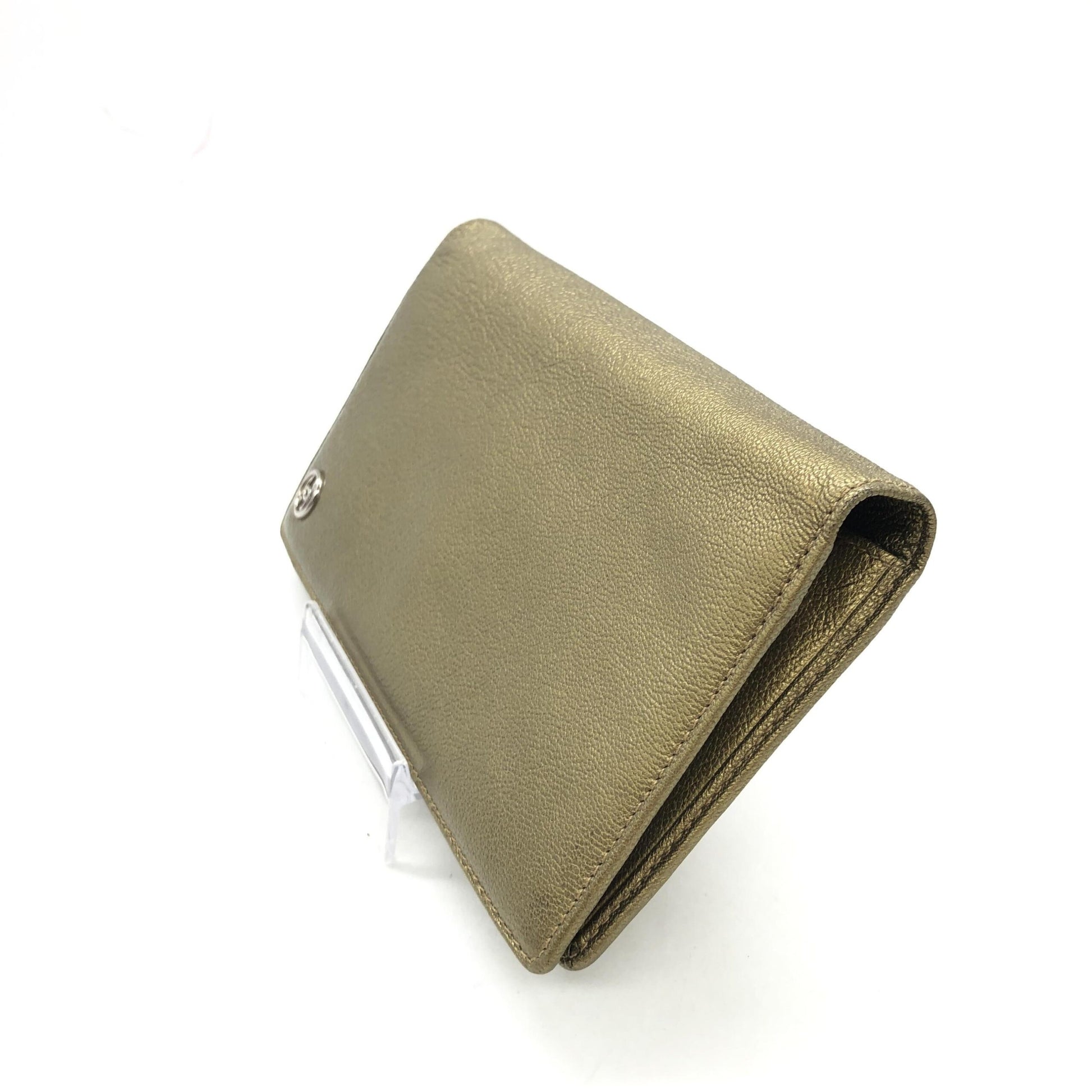 Gold leather wallet with zipper closure