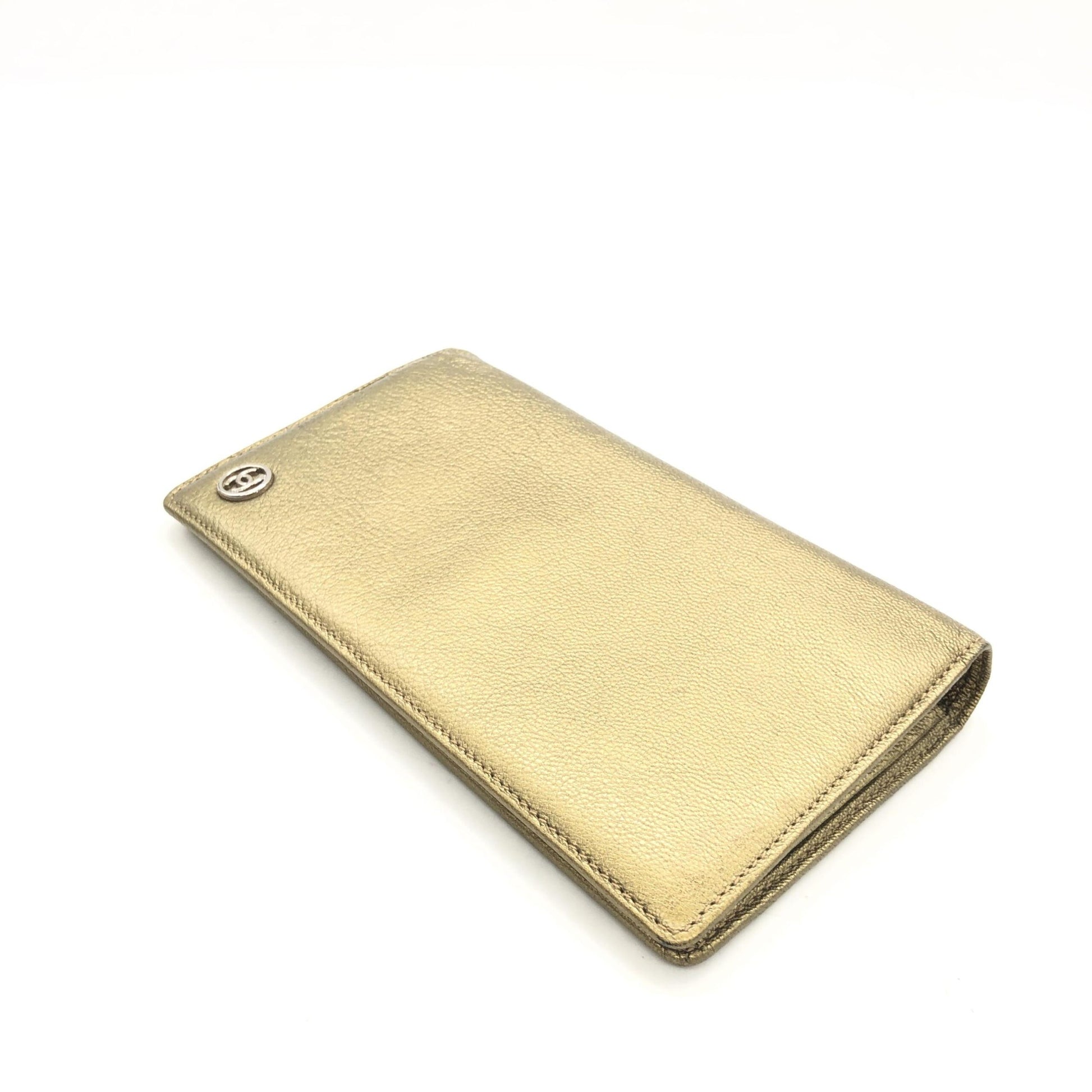 Gold leather wallet with zipper closure