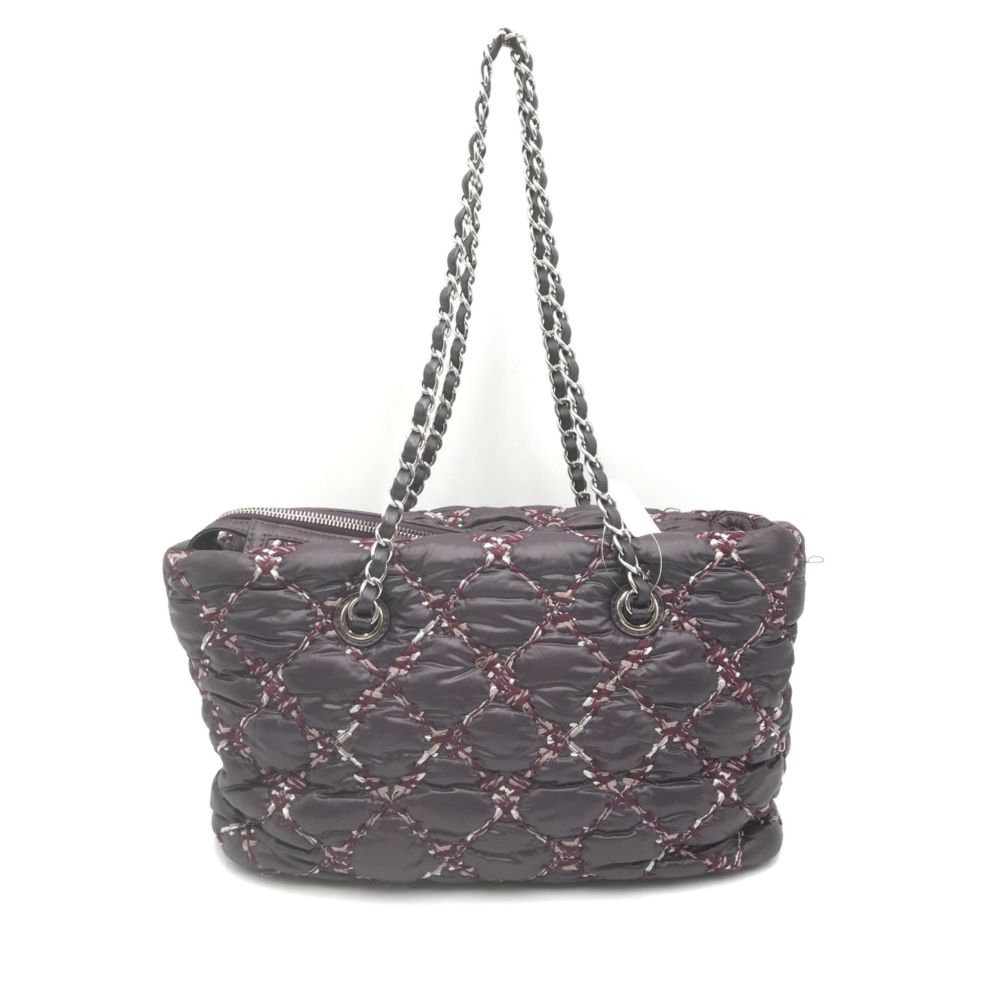 Purse with chain strap and embroidered design