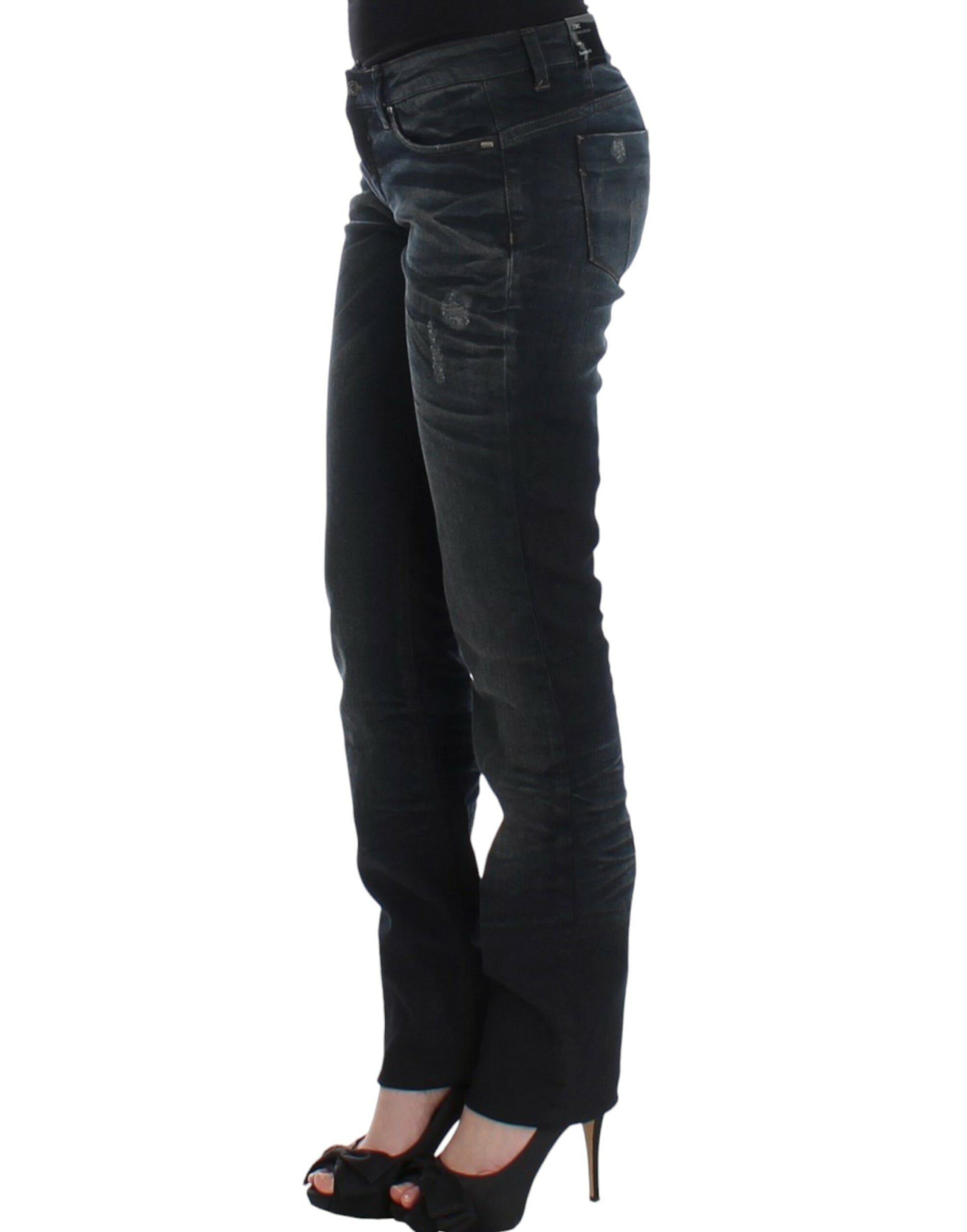 Woman wearing skinny jeans and high heels