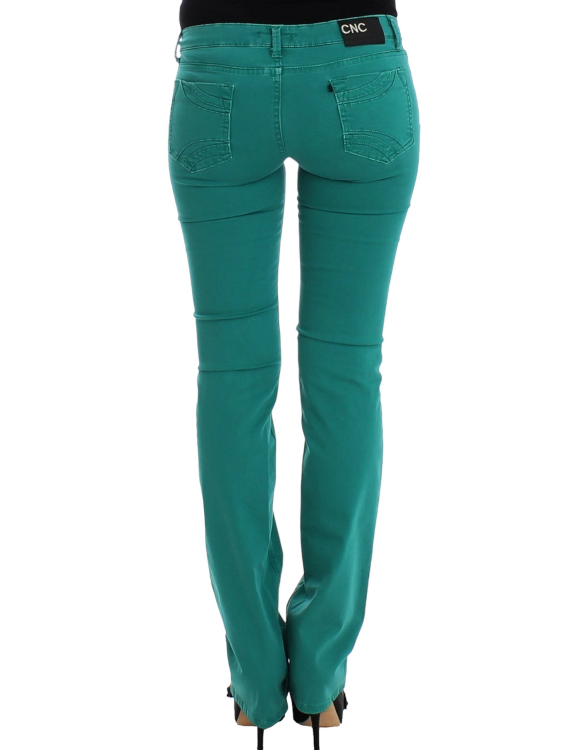 Pair of women's jeans with high waist and skinny fit
