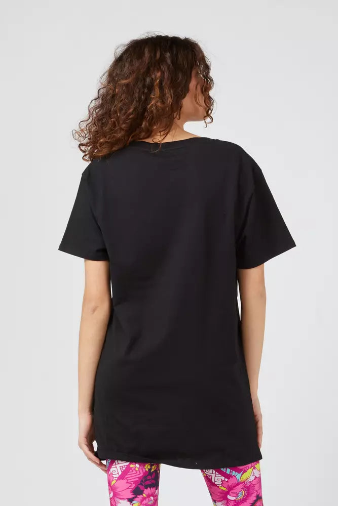 Black t-shirt on a person