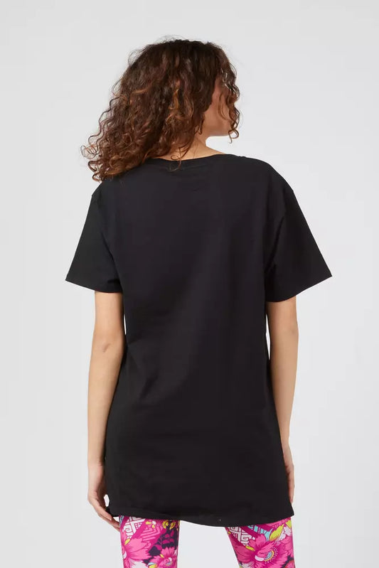 Black t-shirt on a person