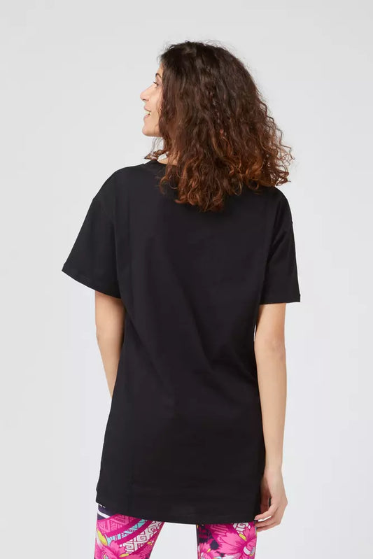 Black t-shirt on a woman
