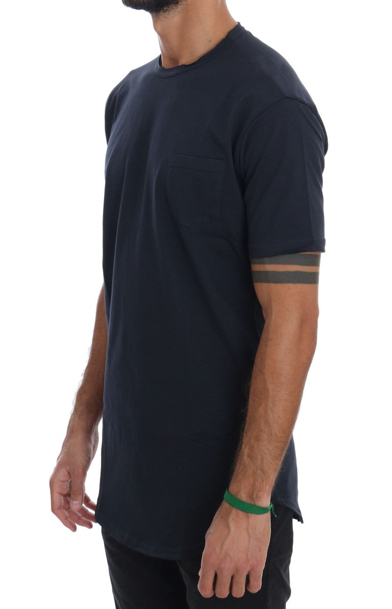 Man wearing dark blue t-shirt with short sleeves