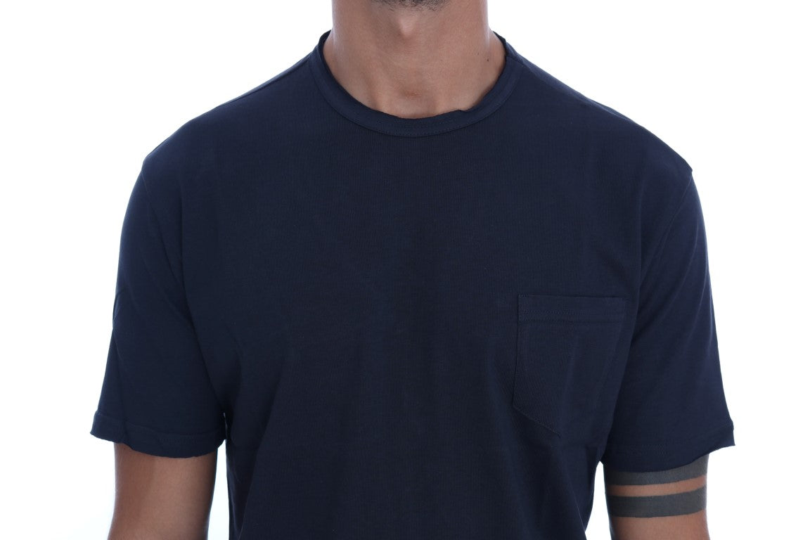 Navy blue short sleeve t-shirt with pocket on front