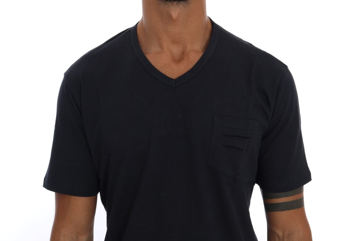 Navy blue short sleeve t-shirt with pocket on left chest