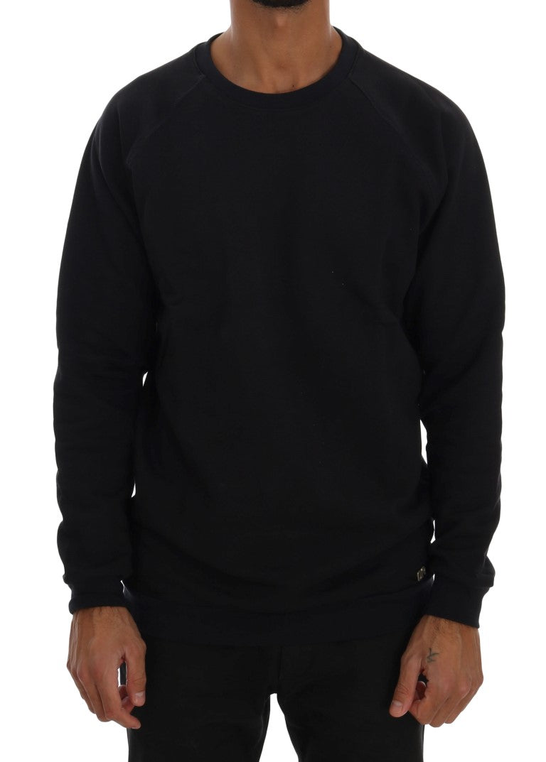 Black long sleeve shirt on man
