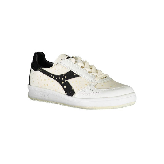 White and black leather sneaker with laces for women, featuring a textured sole and brand logo on side