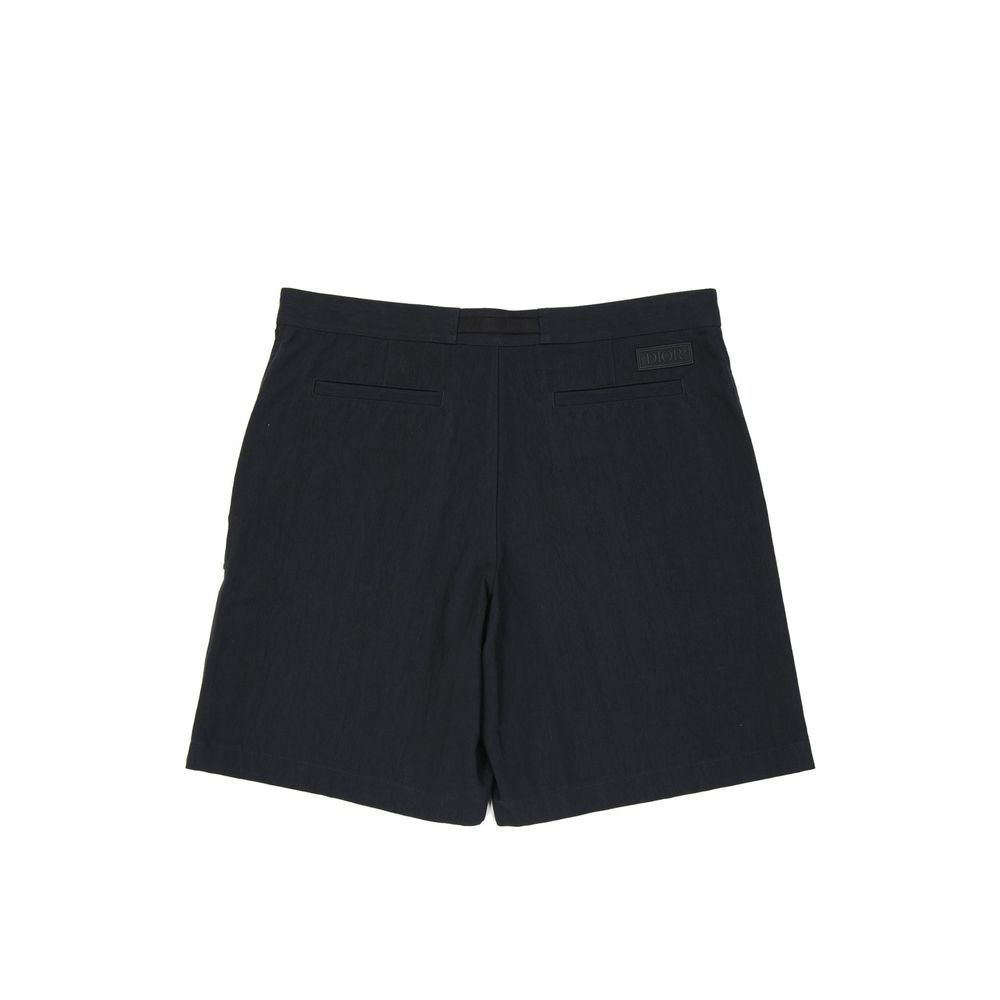 Dark blue shorts with pockets on front