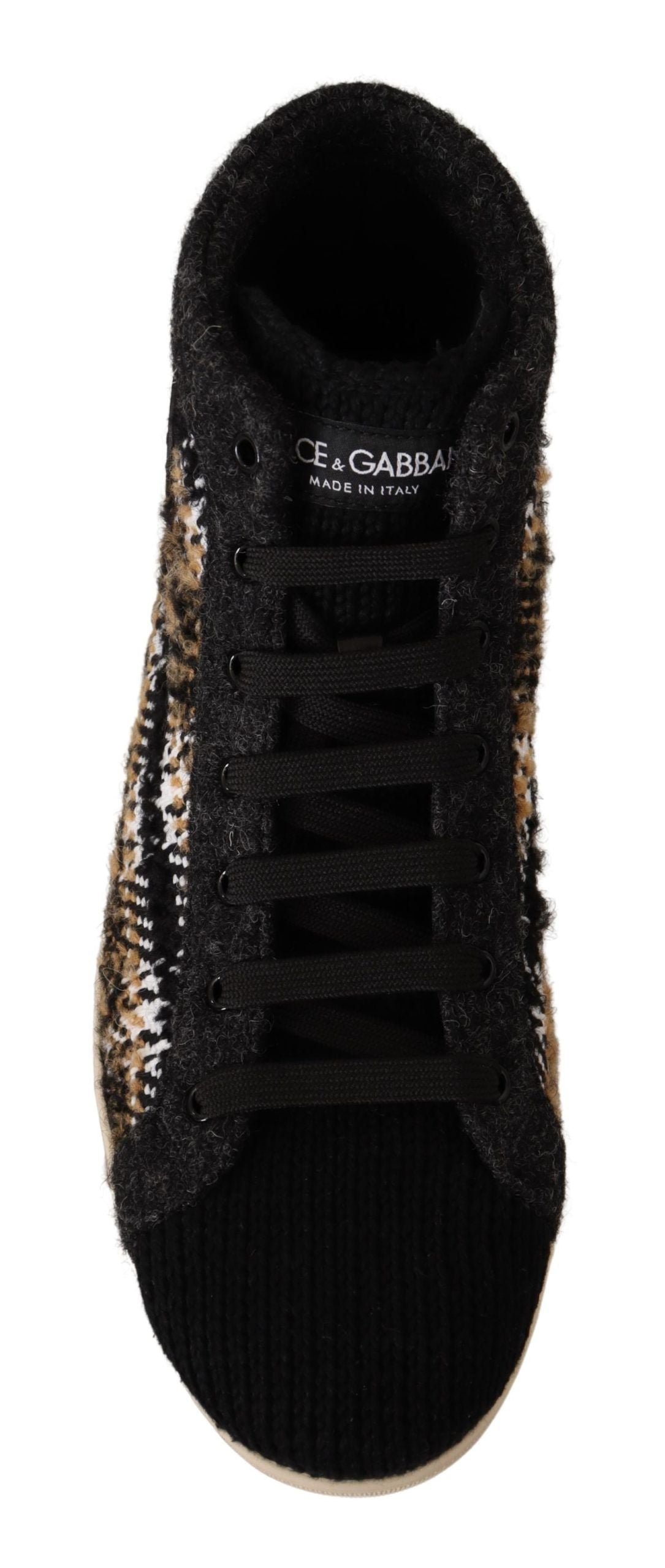 Black and white sneaker with laces