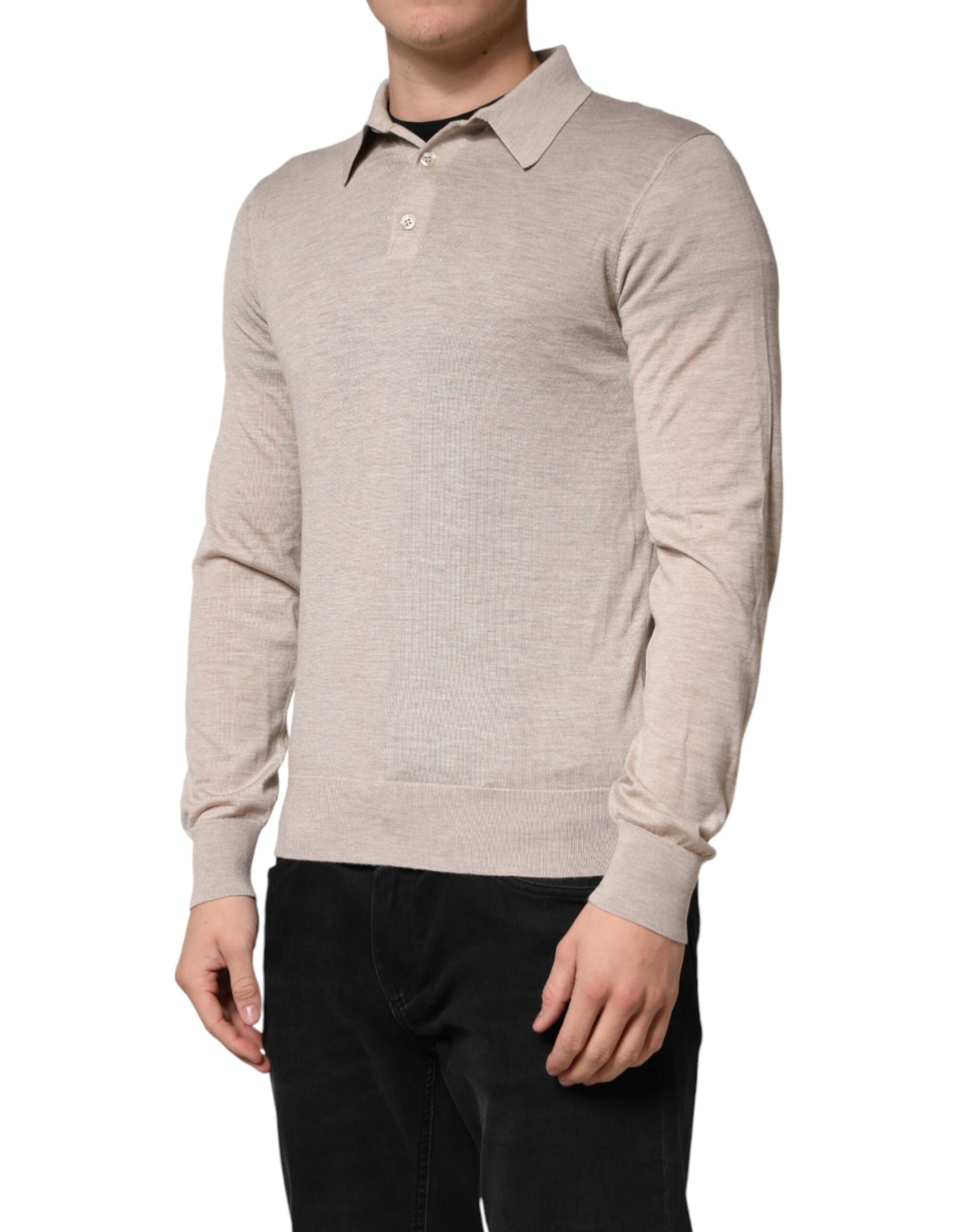 Man wearing long sleeve sweater
