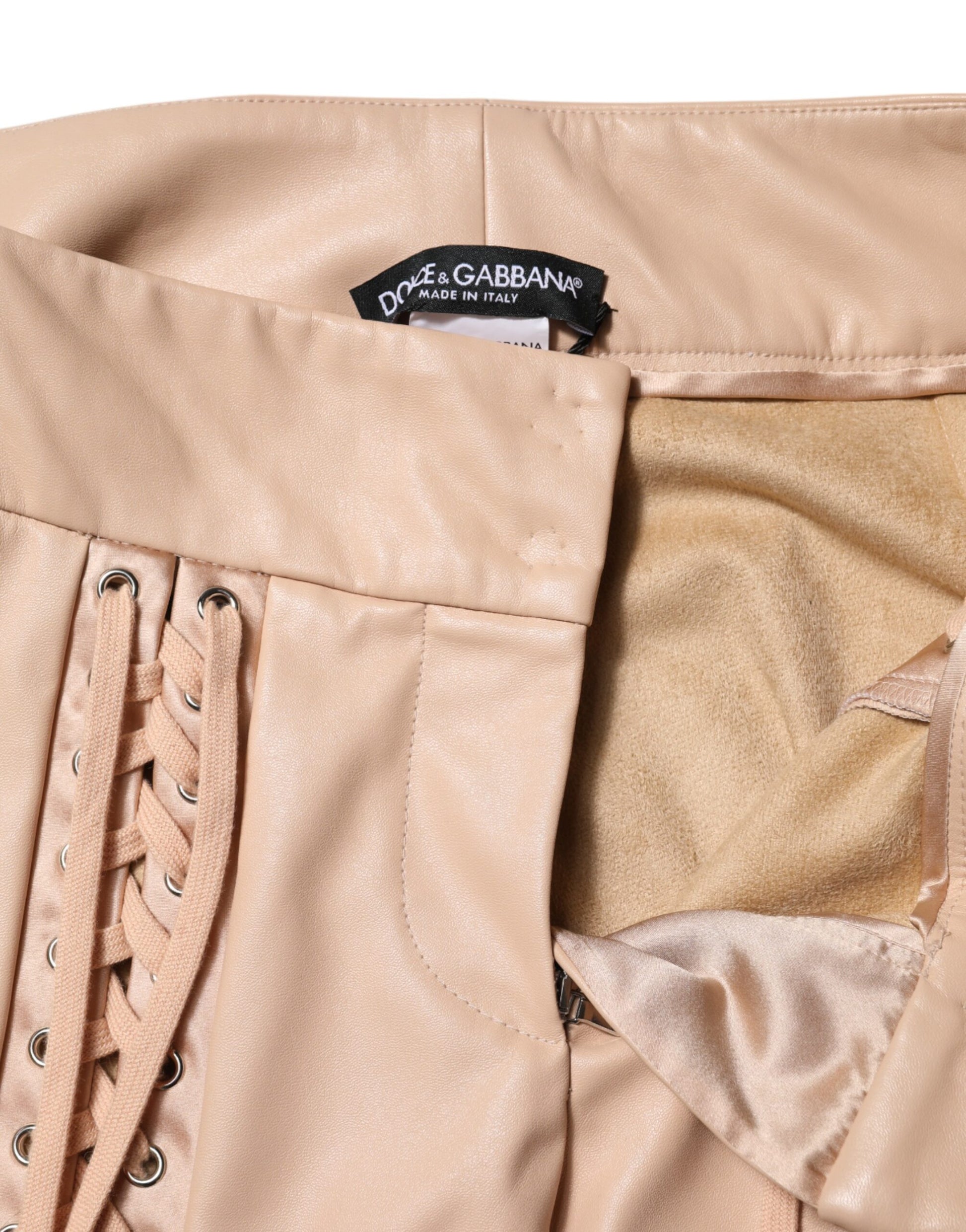 Pair of pants with zipper detailing