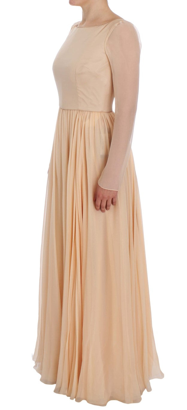 Long flowy dress in a light beige color