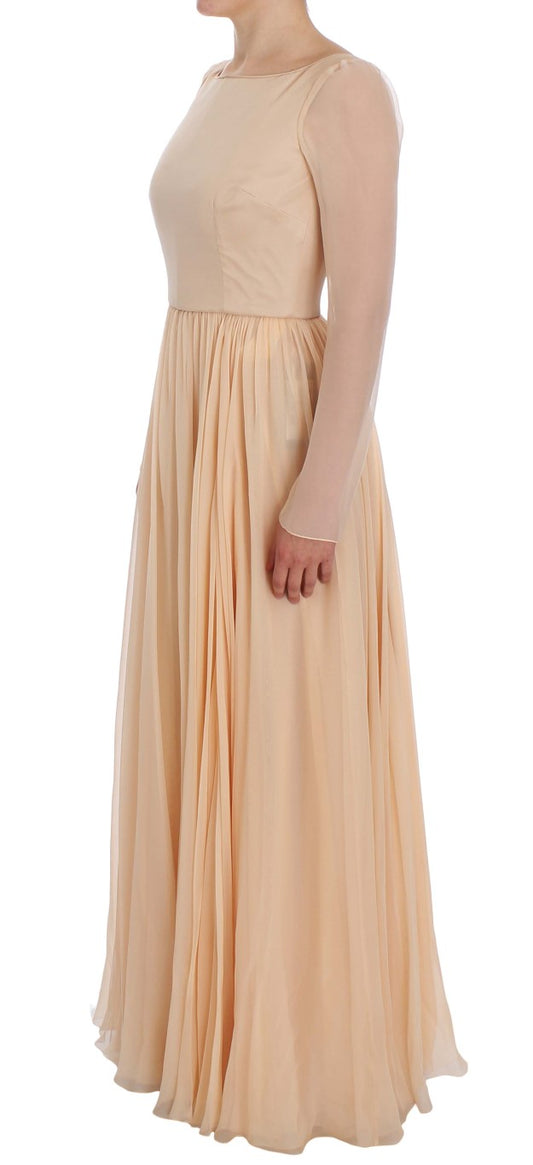 Long flowy dress in a light beige color