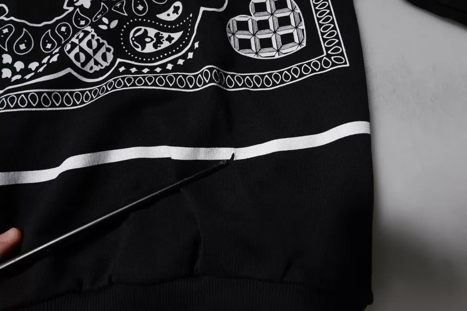 Black bandana with white border