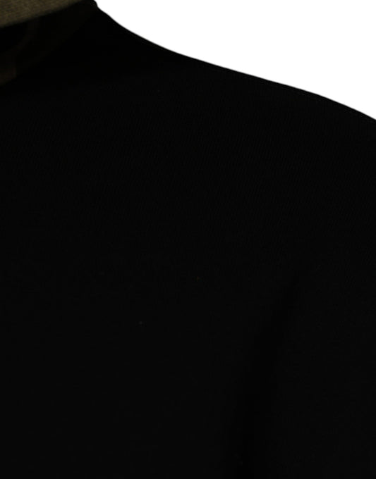 Black shirt on mannequin torso