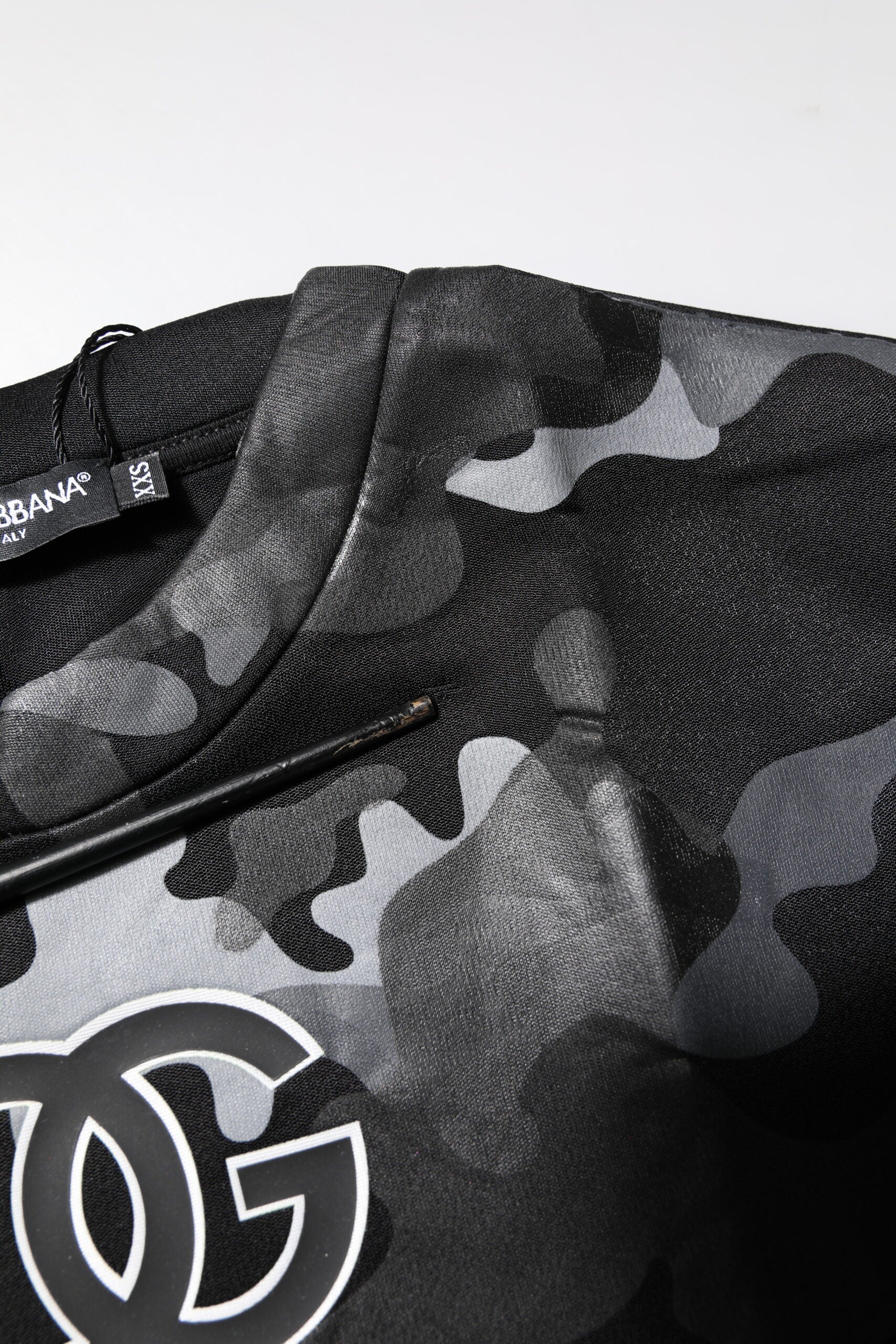 Camouflage patterned jacket with logo on front
