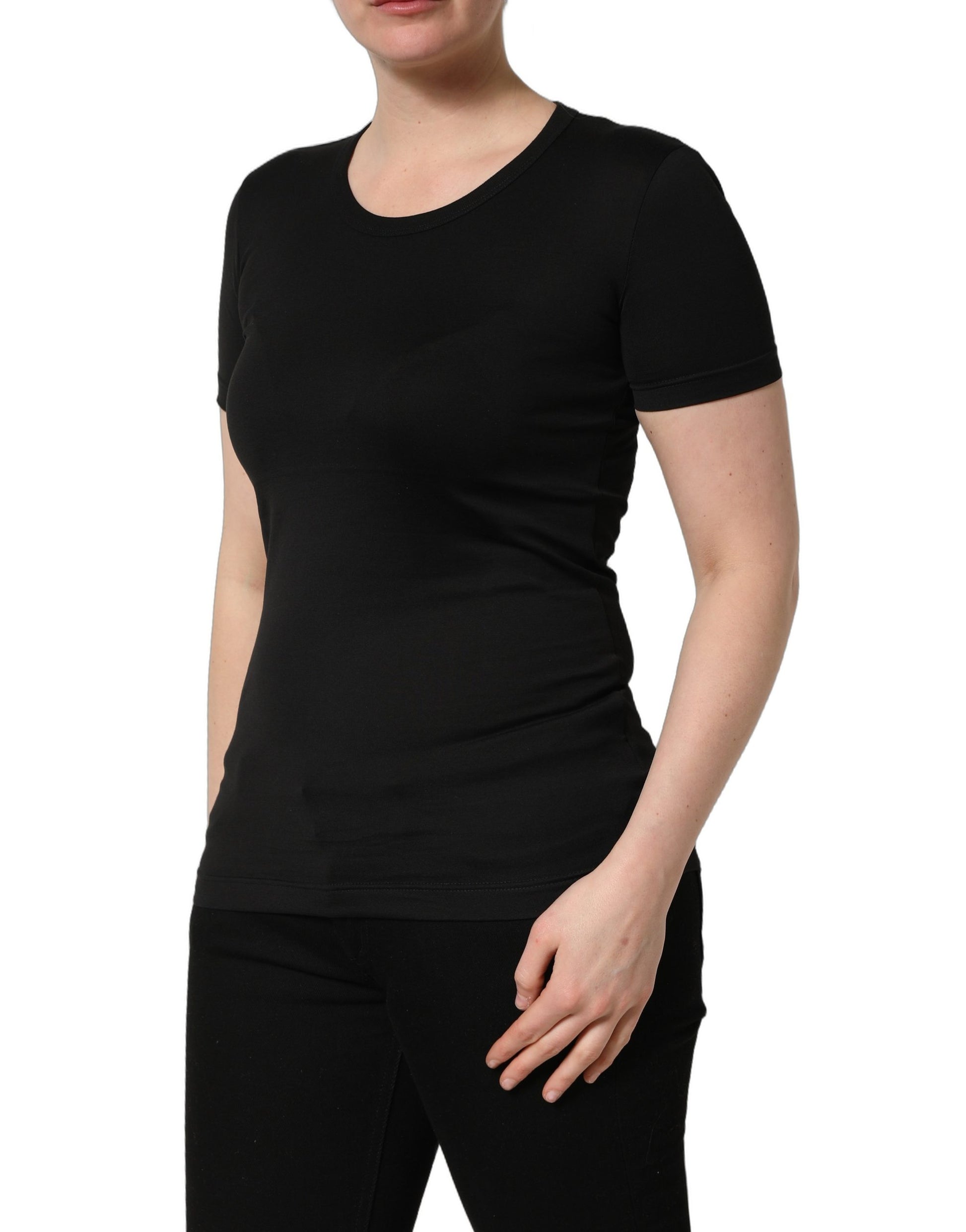 A black cotton round neck short sleeve t-shirt
