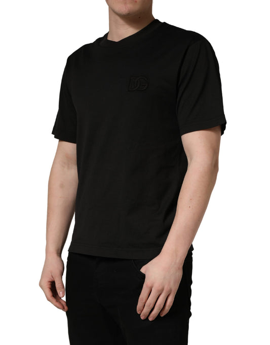Black t-shirt on mannequin