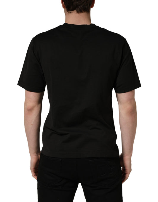Black t-shirt on a mannequin