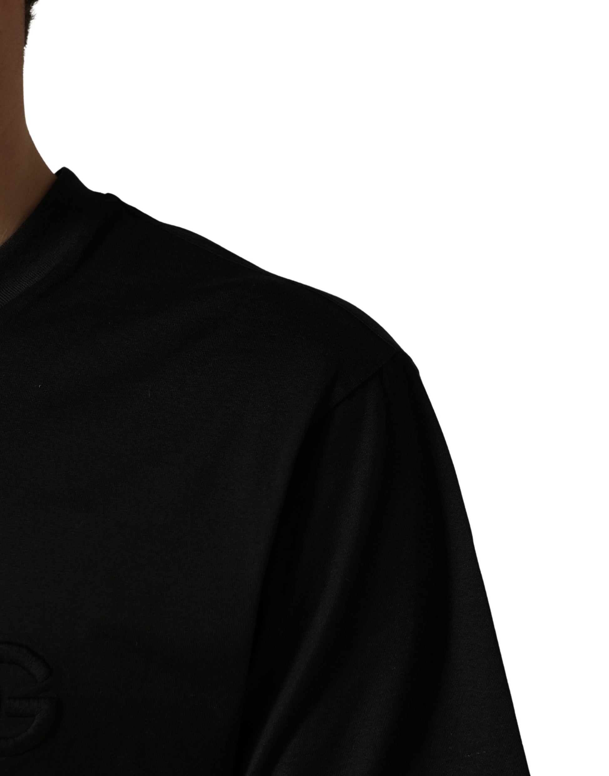 Black sleeveless top on a person