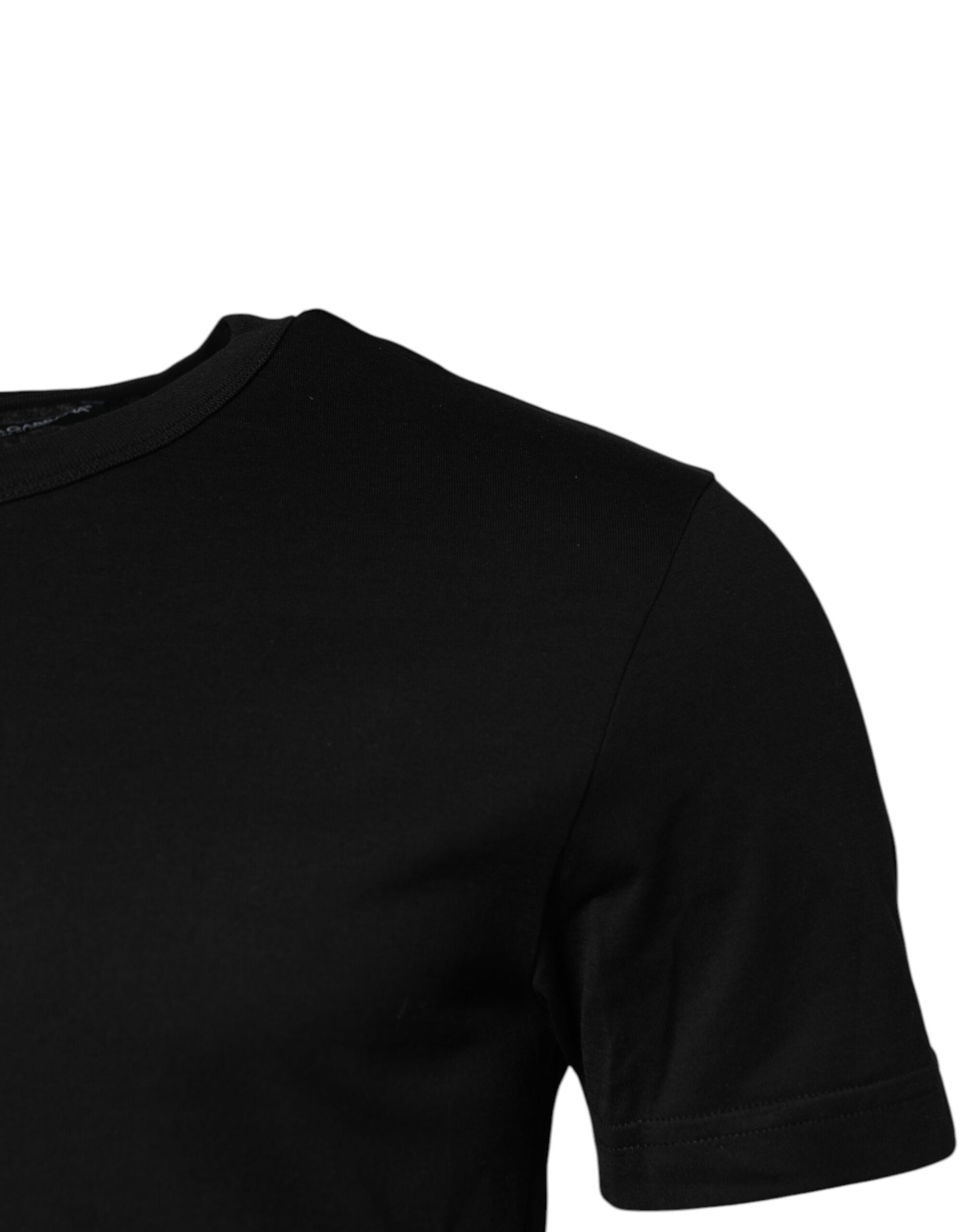 Black short sleeve shirt