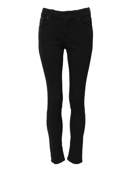 Black skinny jeans on a mannequin