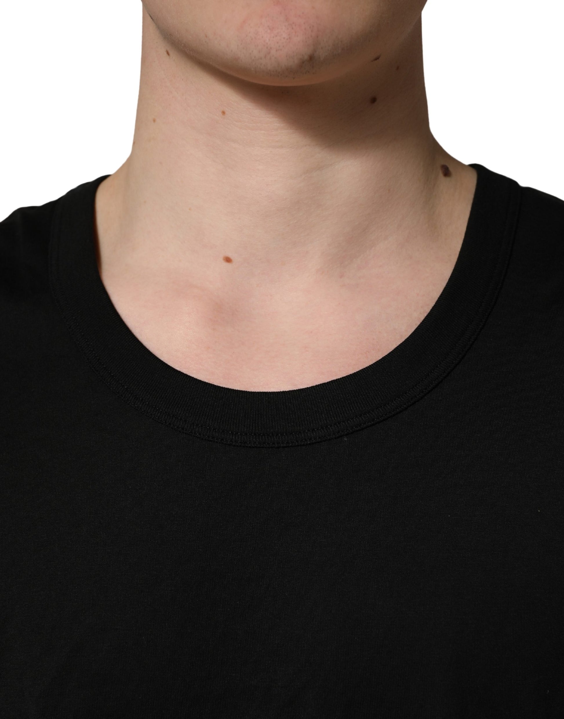 A black cotton sleeveless men's tank top t-shirt