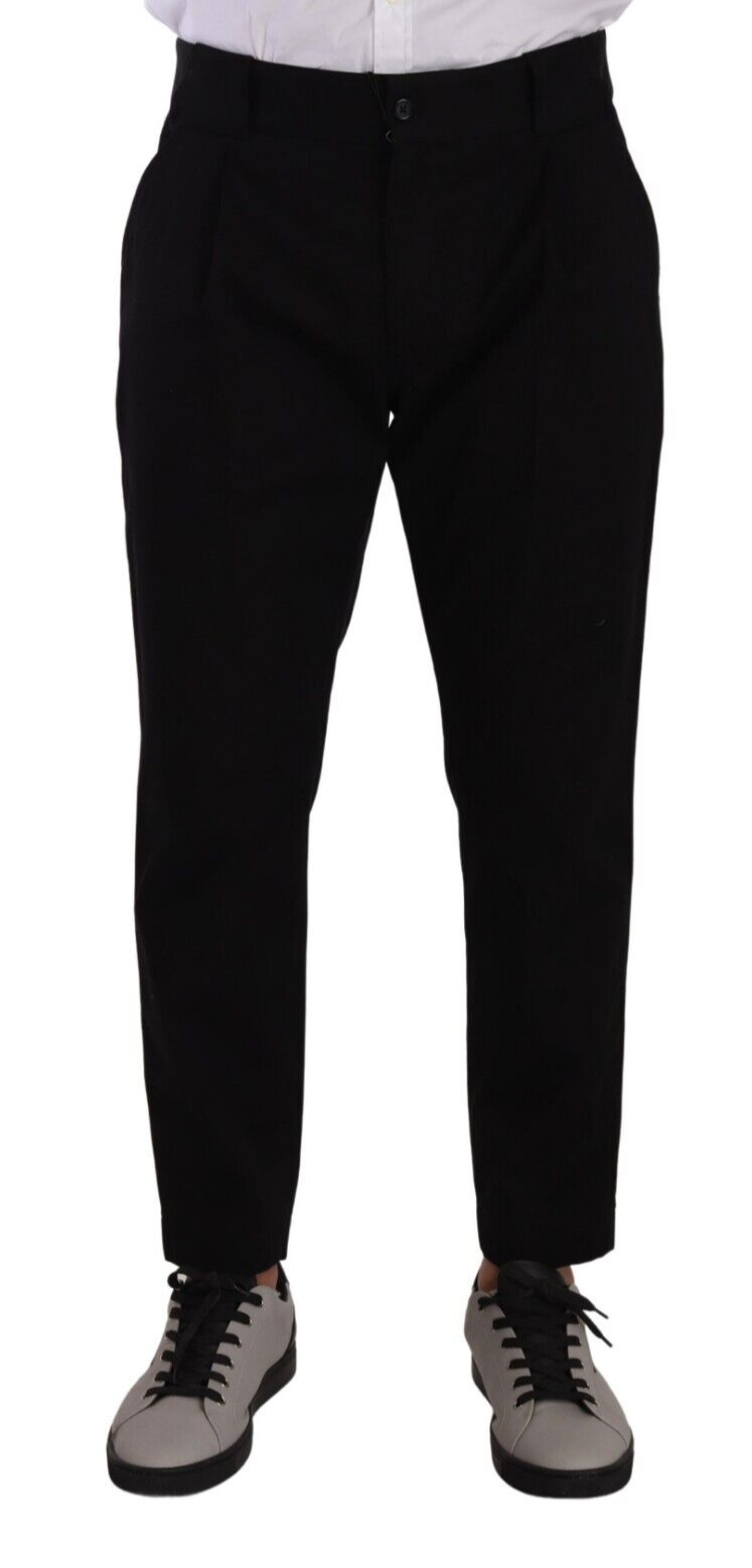 Black pants with white shirt and black shoes