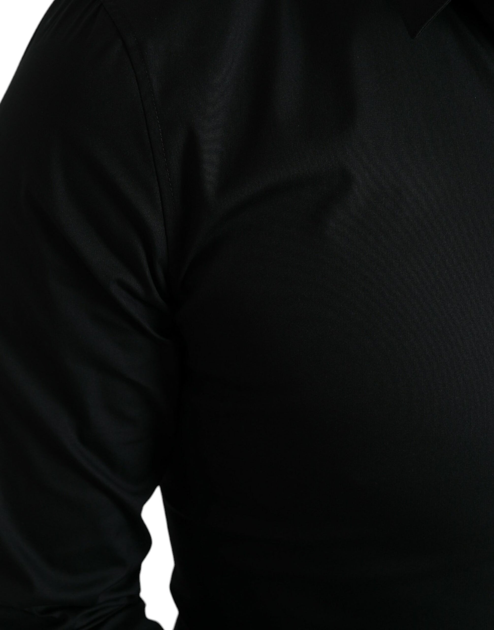 Black shirt on mannequin