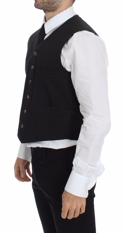 A black vest with a viscose blend, featuring a lapel collar and two pockets