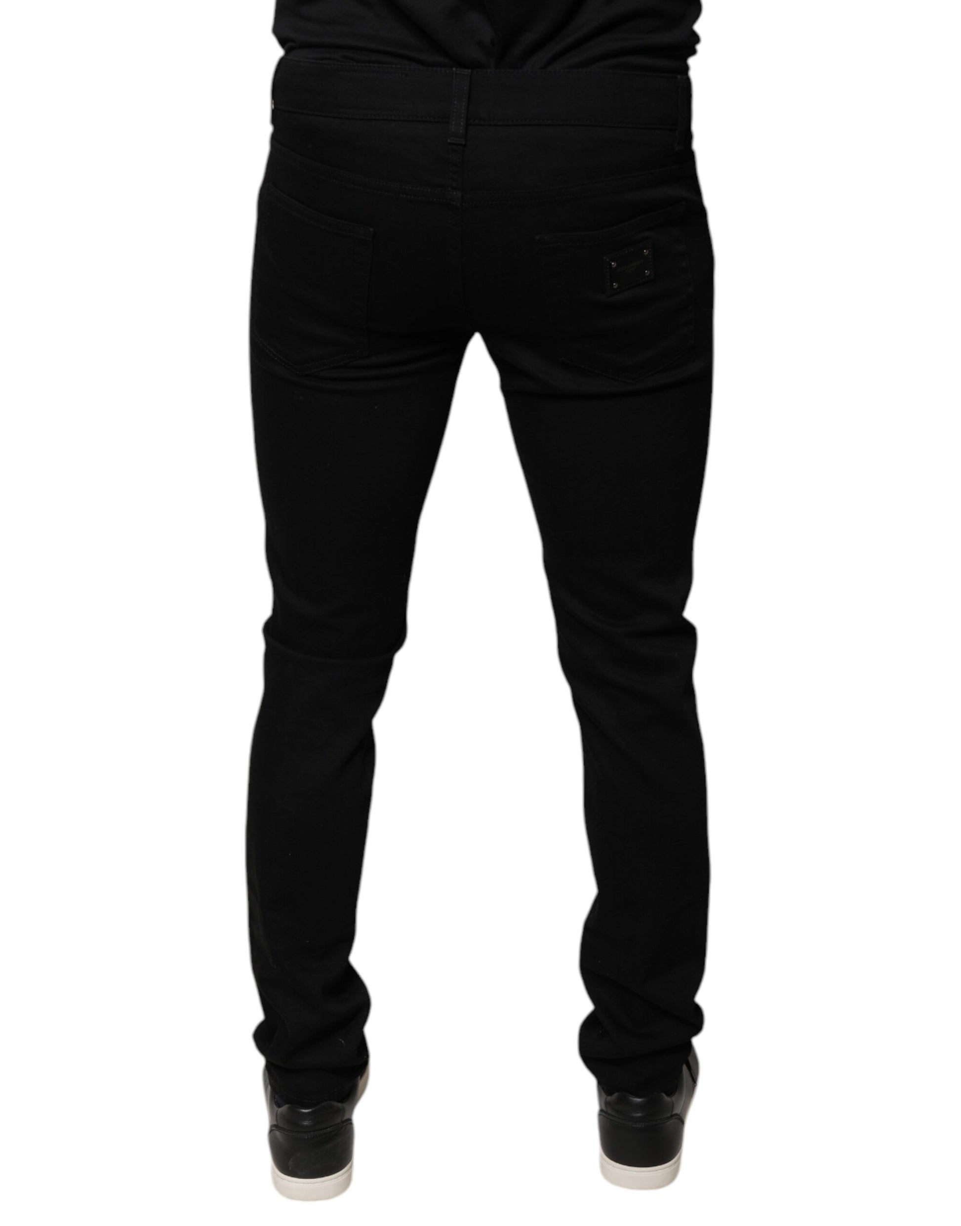 Black skinny jeans on a mannequin