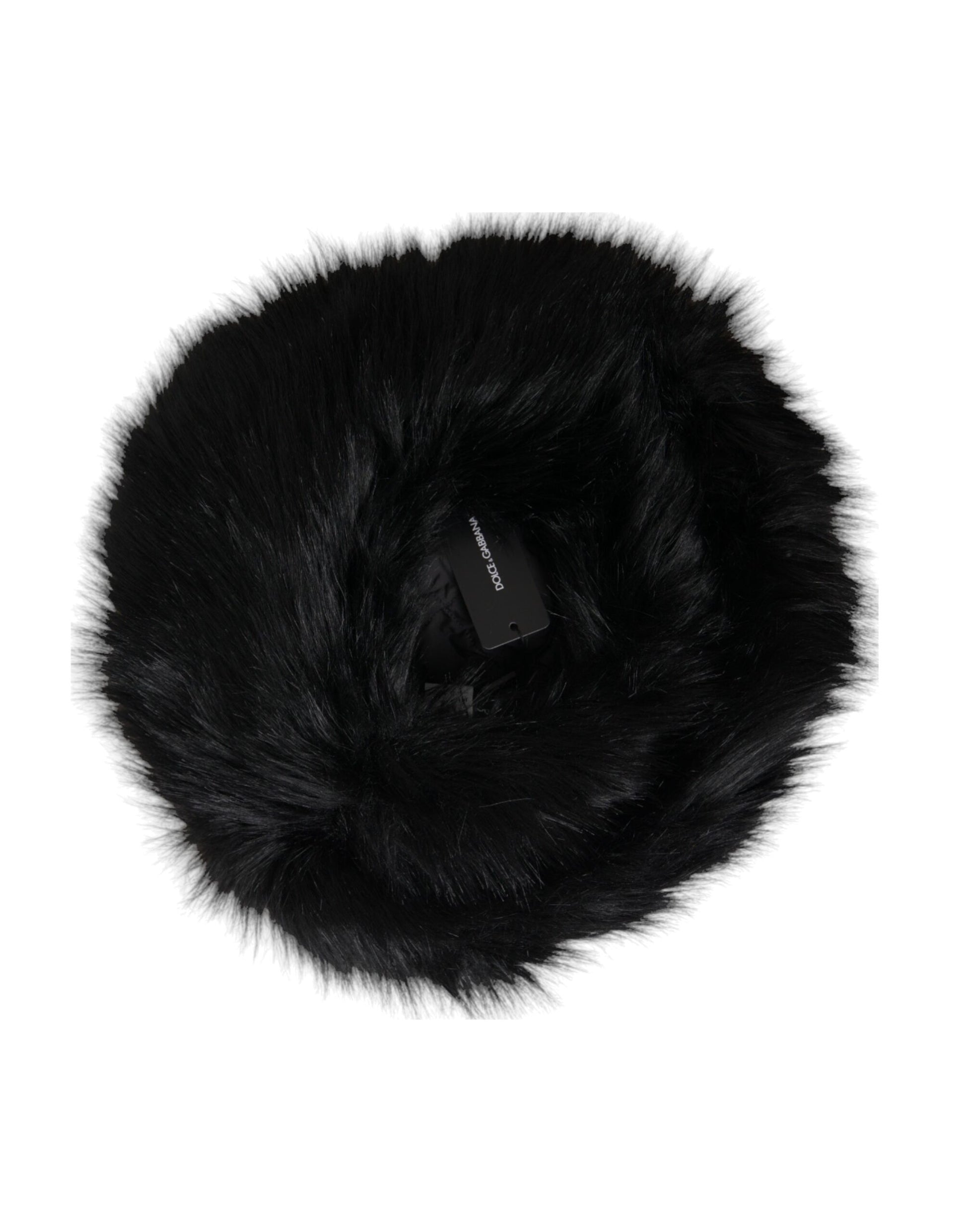 Round black furry blanket