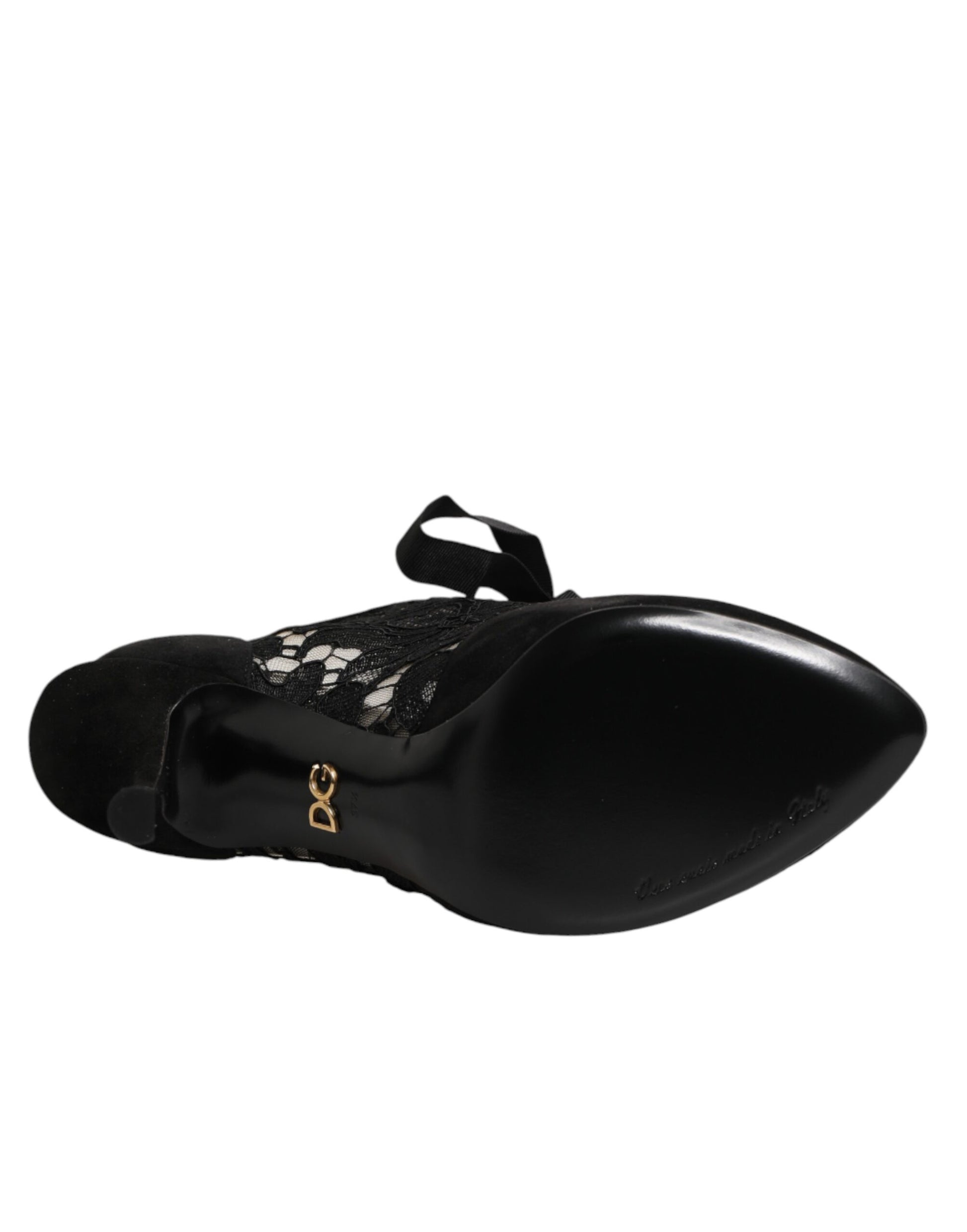 Black shoe with white sole